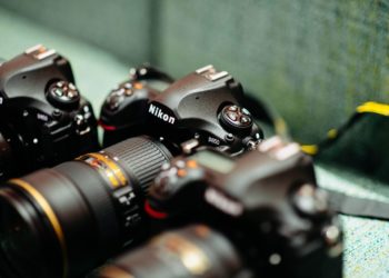 What's the difference between FX and DX-format cameras?