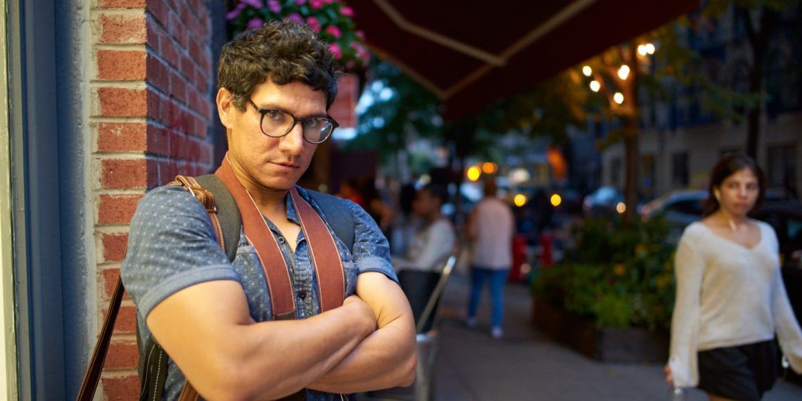 Which is better 28mm or 35mm?