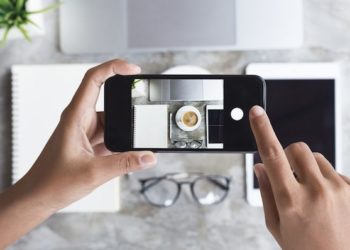 Which is the best phone to take pictures?